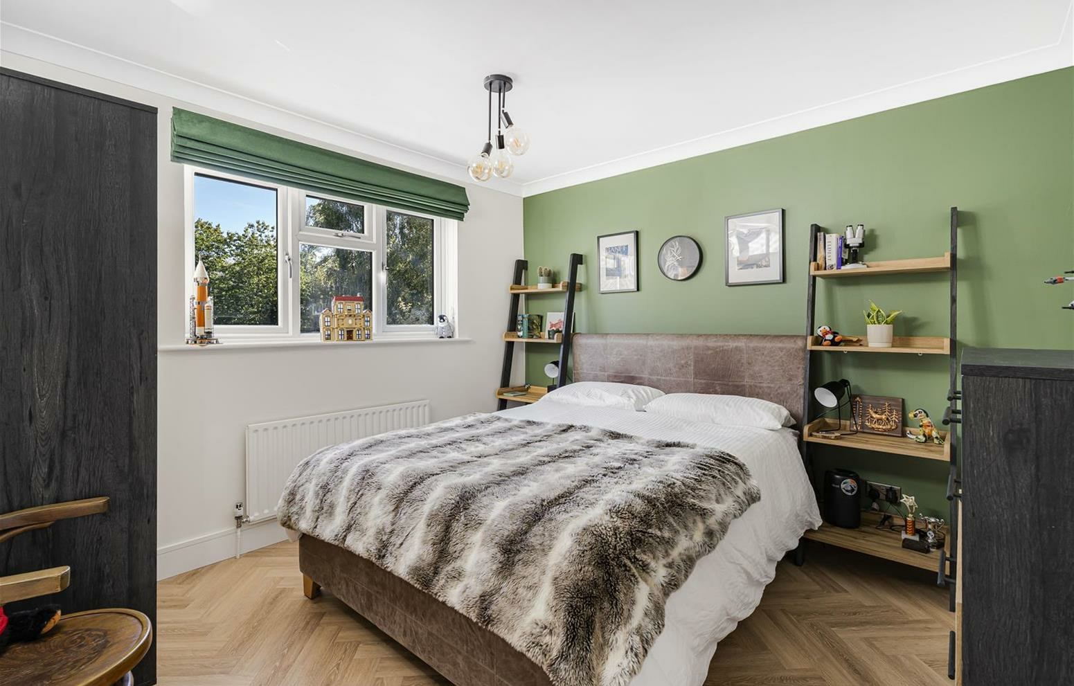 Clean lines and cutting-in at the lake house